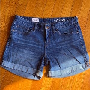 Gap shorts size 29